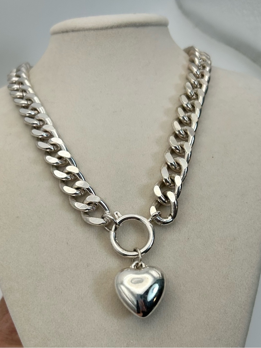 Puffy Heart Charm Curb Chain Necklace Chunky 16" Unsigned Silver-tone - Picture 4 of 12